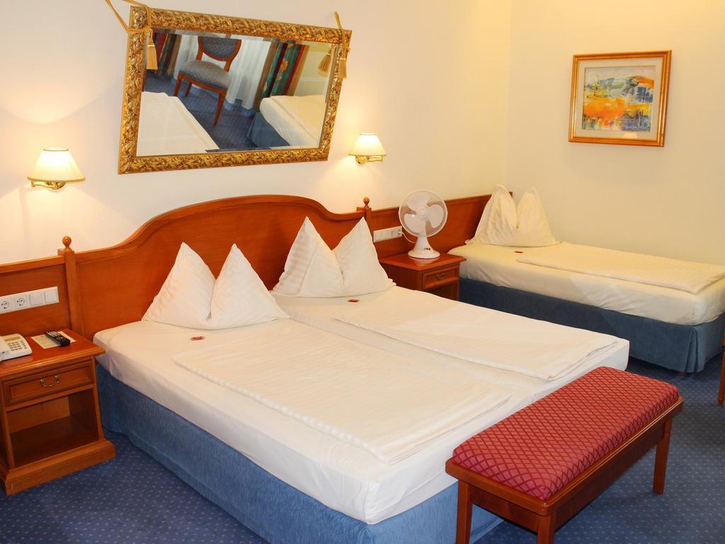 Altstadthotel Mosser Villach Room photo