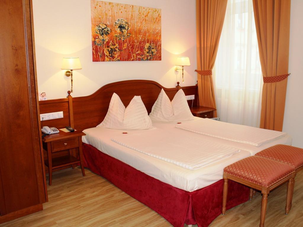 Altstadthotel Mosser Villach Room photo